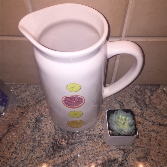 Rae Dunn: lemonade picture 🍋 - Picture 2 of 3